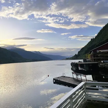 Der Fjordtraum In Direkt Am Wasser Balestrand